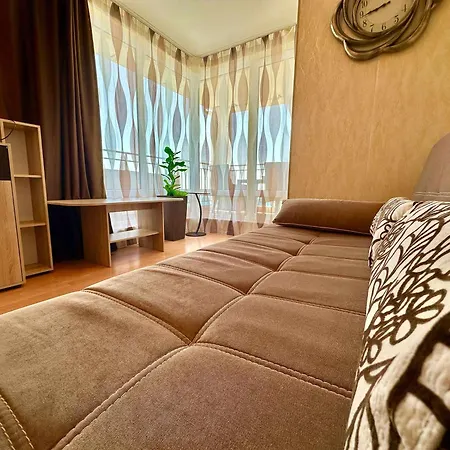 Cozy Corner In Crown *